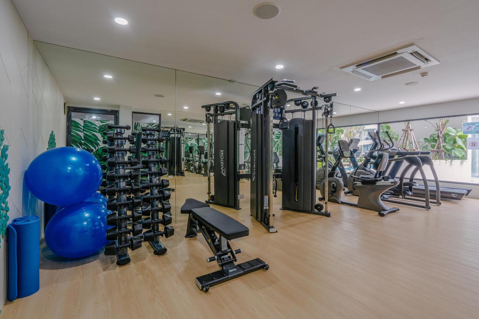 Phuket Emerald Beach Resort Karon Exterior photo