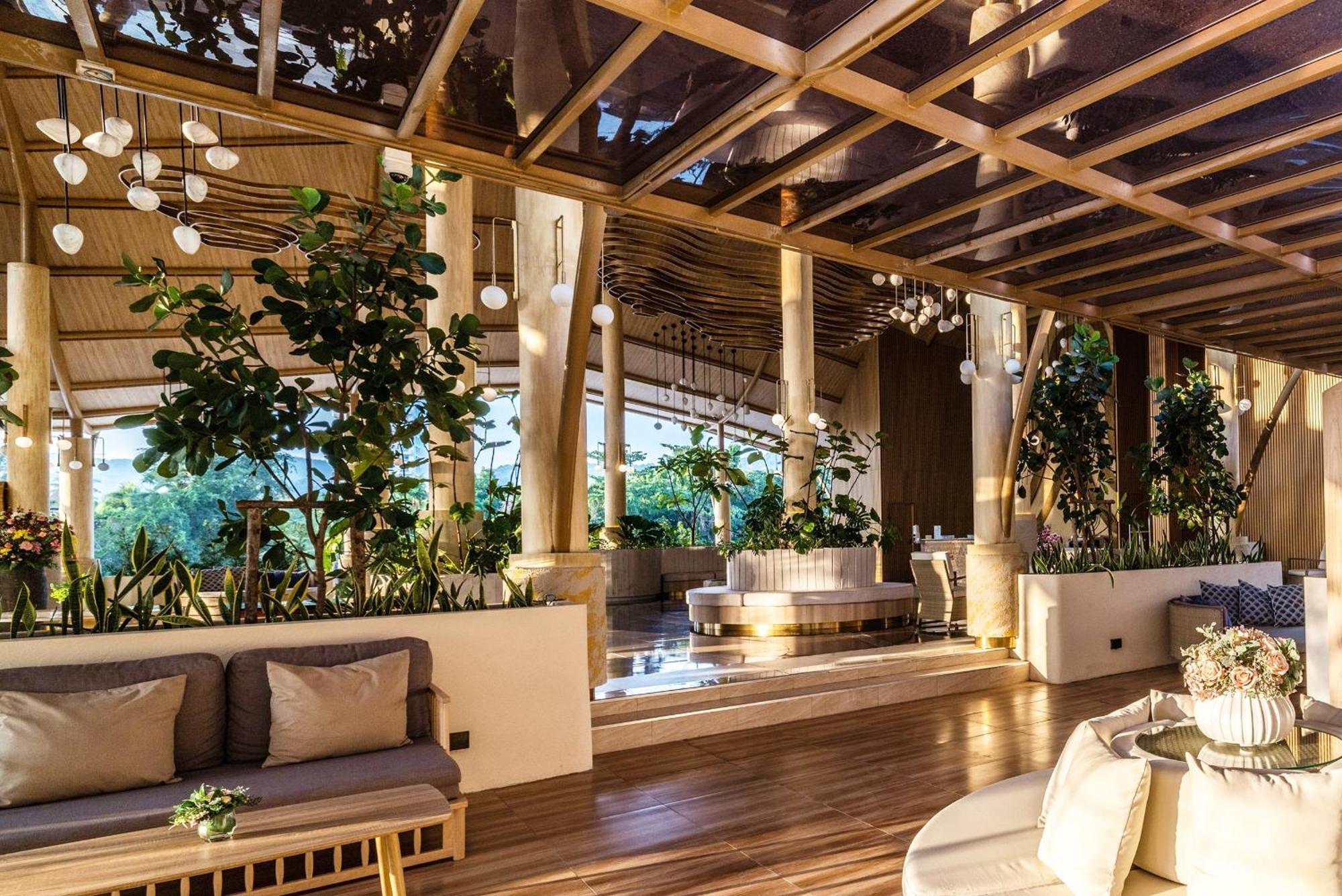 Phuket Emerald Beach Resort Karon Exterior photo
