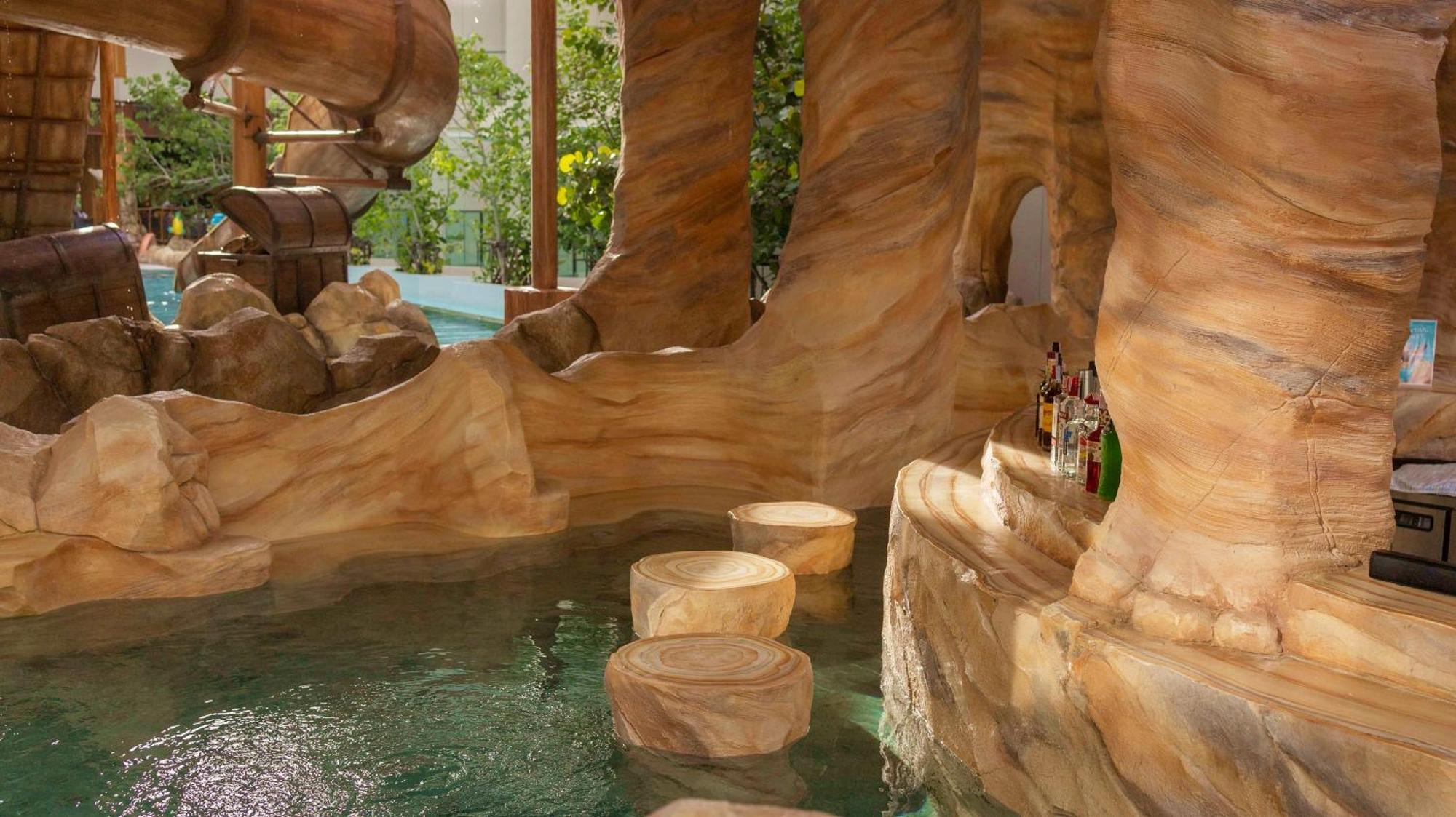 Phuket Emerald Beach Resort Karon Exterior photo